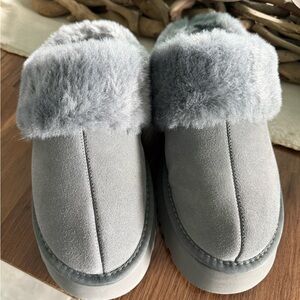 Cozy Gray Faux Fur Slippers